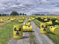 Atommll-Fsser in der Landschaft - Symbolbild - Foto: rabedirkwennigsen - Creative-Commons-Lizenz Namensnennung Nicht-Kommerziell 3.0