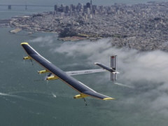 Das Photovoltaik-Flugzeug 'Solar Impulse' über san Francisco