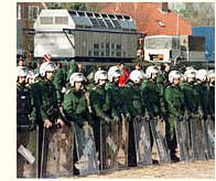 CASTOR-Transport, Gorleben 1997 - Der Streit um die CASTOR-Transporte findet lngst auch im internet statt.