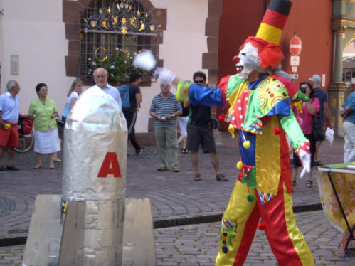 Clown-Aktion am Hiroshima-Tag 2013