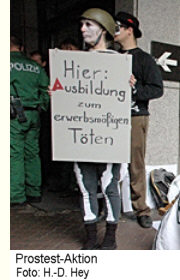 Protest-Aktion gegen Bundeswehr-Propaganda